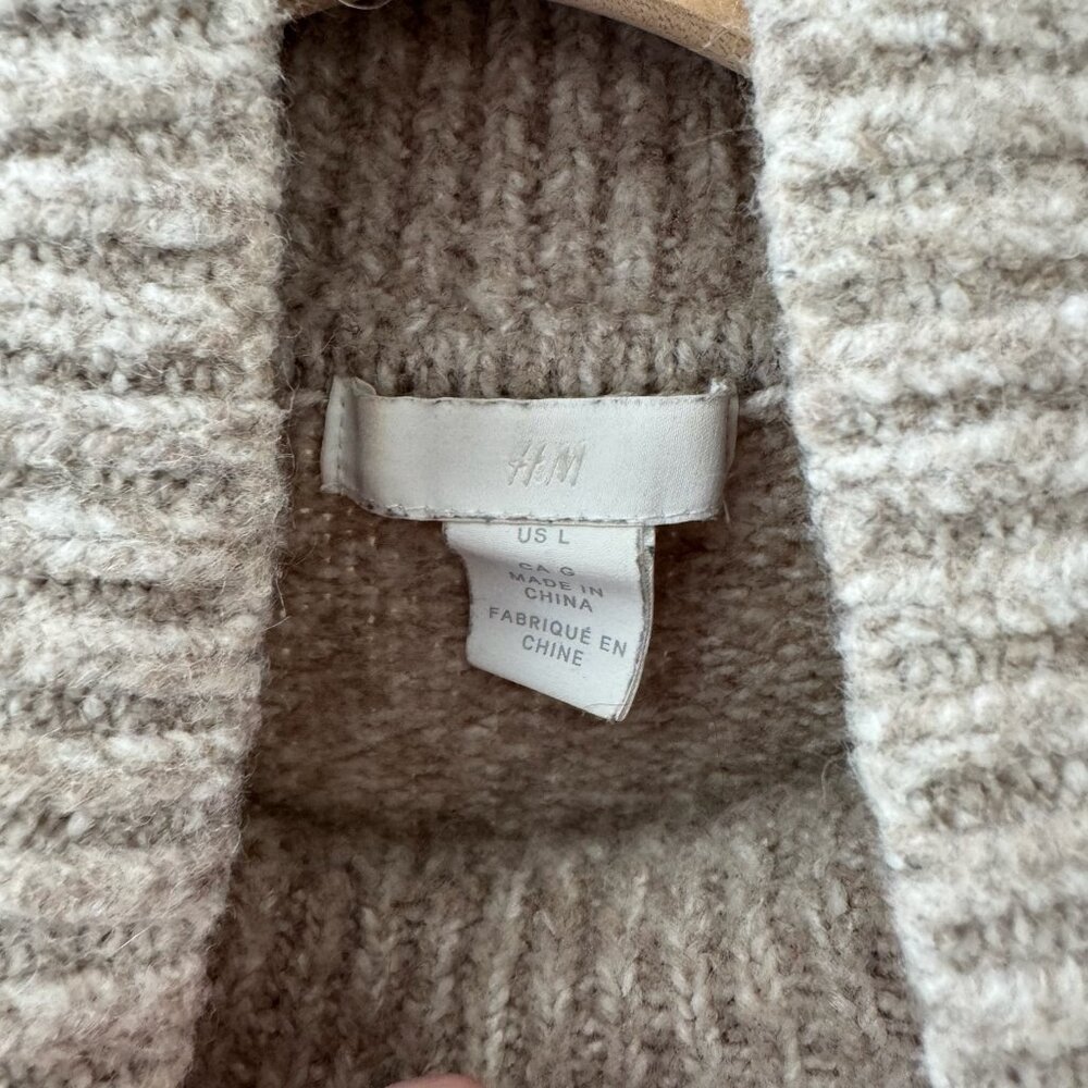 H&M Oatmeal Wool Blend Turtleneck Sweater Size Large - Picture 5 of 5